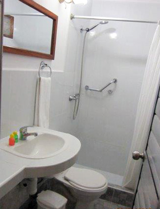 Hostal V&B gallery image 4