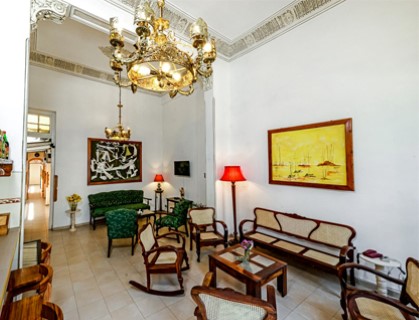 Bed & Breakfast Central Havana cover image